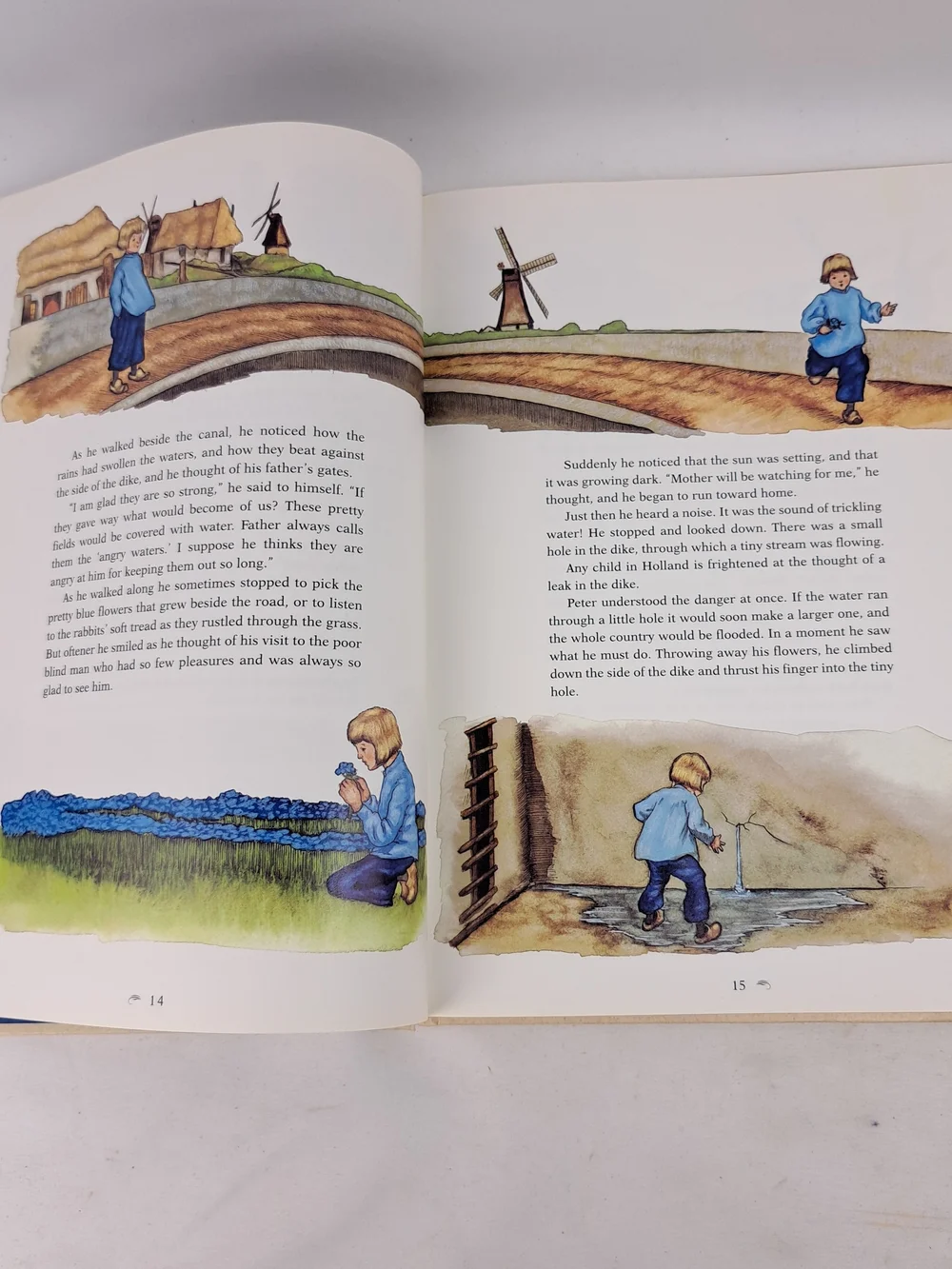 The Children's Book of Virtues by - William J. Bennett Cream Cover